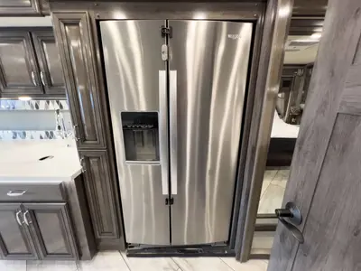 2020 Fleetwood Discovery photo 14