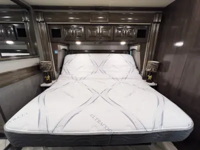 2020 Fleetwood Discovery photo 21