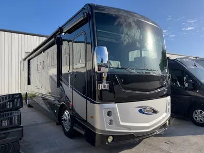 Used 2020 Fleetwood Discovery 38W