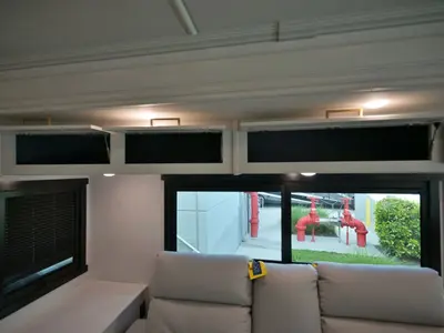 2027 Fleetwood Bounder photo 26