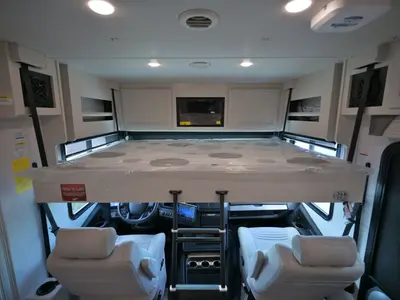2027 Fleetwood Bounder photo 4