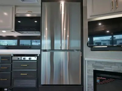 2027 Fleetwood Bounder photo 13