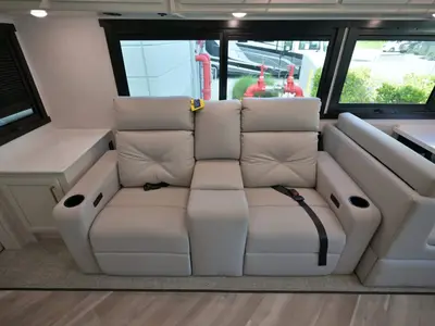 2027 Fleetwood Bounder photo 25