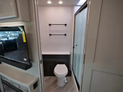 2027 Fleetwood Bounder photo 17