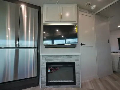 2027 Fleetwood Bounder photo 15