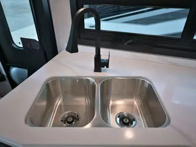 2027 Fleetwood Bounder photo 10