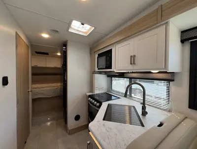 2026 Thor Motor Coach Freedom Elite photo 9