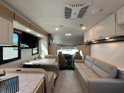 2026 Thor Motor Coach Freedom Elite photo 3