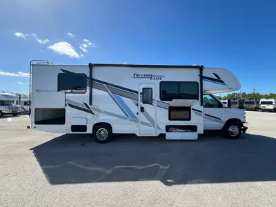 2026 Thor Motor Coach Freedom Elite photo 22