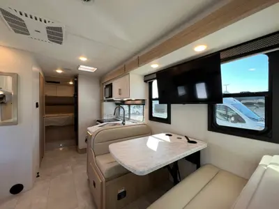 2026 Thor Motor Coach Freedom Elite photo 6