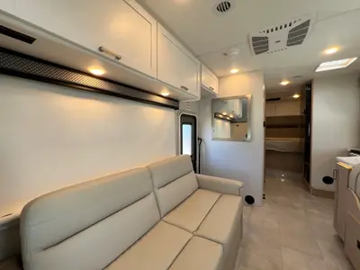 2026 Thor Motor Coach Freedom Elite photo 14