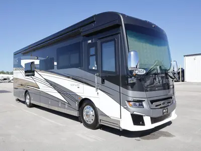 Used 2024 Newmar NEW Aire 3547