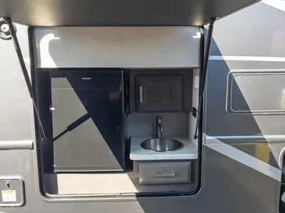 2024 Thor Motor Coach Magnitude photo 28