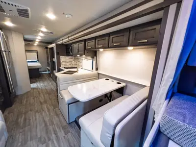2024 Thor Motor Coach Magnitude photo 7
