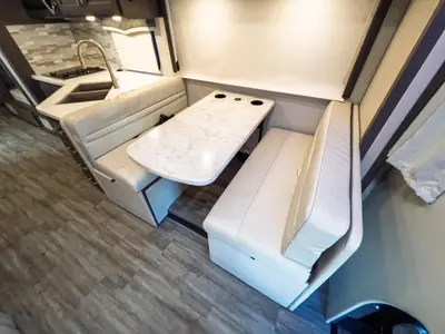 2024 Thor Motor Coach Magnitude photo 8