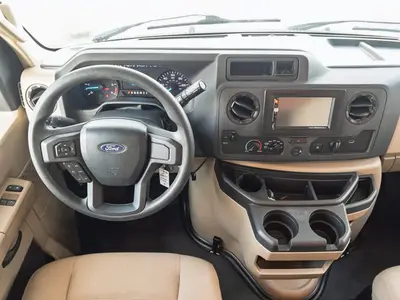 2021 Thor Motor Coach Chateau photo 2