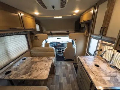 2021 Thor Motor Coach Chateau photo 4