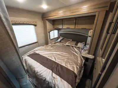 2021 Thor Motor Coach Chateau photo 13