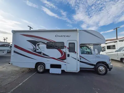 2021 Thor Motor Coach Chateau photo 19