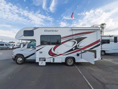 2021 Thor Motor Coach Chateau photo 22