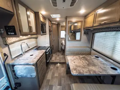 2021 Thor Motor Coach Chateau photo 6