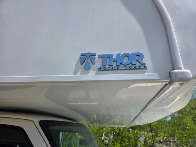 2022 THOR MOTOR COACH FOUR WINDS photo 2