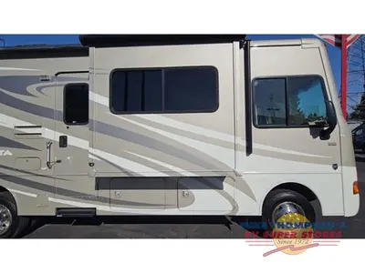 2014 Winnebago Vista photo 7