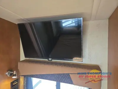 2014 Winnebago Vista photo 38