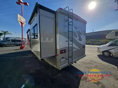 2014 Winnebago Vista photo 13