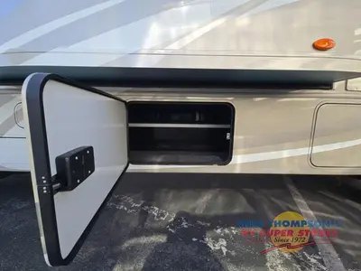 2014 Winnebago Vista photo 47