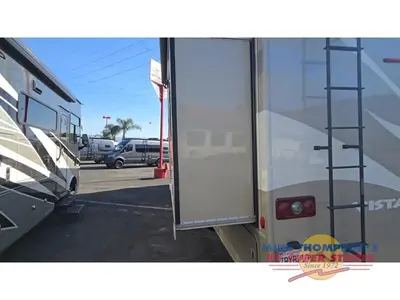 2014 Winnebago Vista photo 4