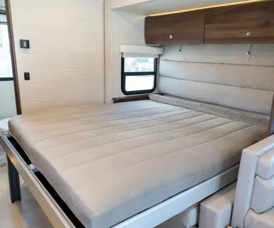 2022 Winnebago Navion photo 16