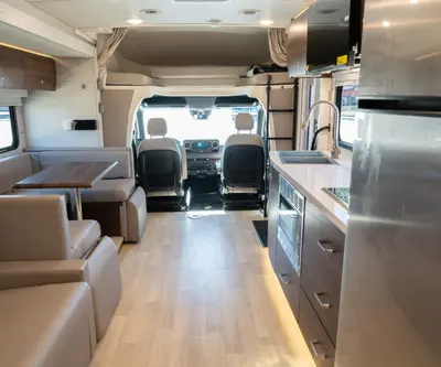 2022 Winnebago Navion photo 3