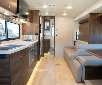 2022 Winnebago Navion photo 5