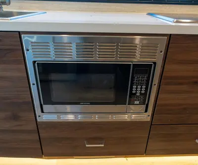 2022 Winnebago Navion photo 11