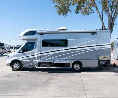 2022 Winnebago Navion photo 22