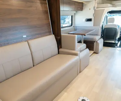 2022 Winnebago Navion photo 13