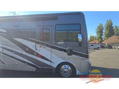 2022 Tiffin Motorhomes Open Road Allegro photo 2