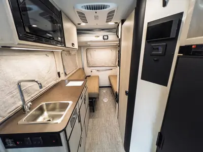 2027 Winnebago Resa IUH19DC photo 5