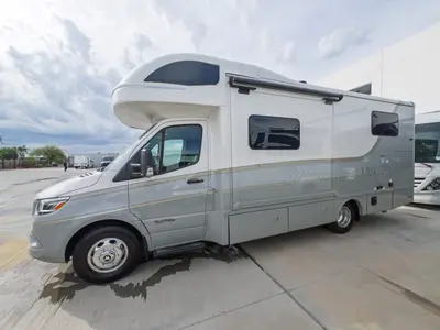 2027 Winnebago View photo 20