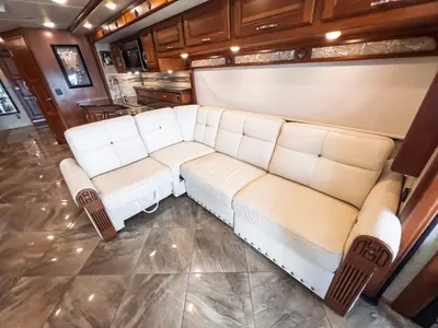 2017 Winnebago Journey photo 7
