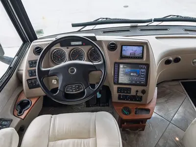 2017 Winnebago Journey photo 2