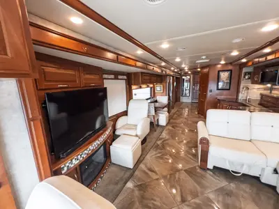 2017 Winnebago Journey photo 8