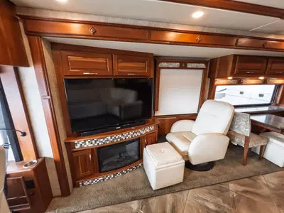 2017 Winnebago Journey photo 9