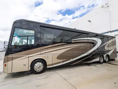 2017 Winnebago Journey photo 26