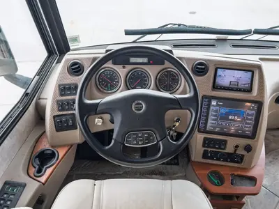 2017 Winnebago Journey photo 3
