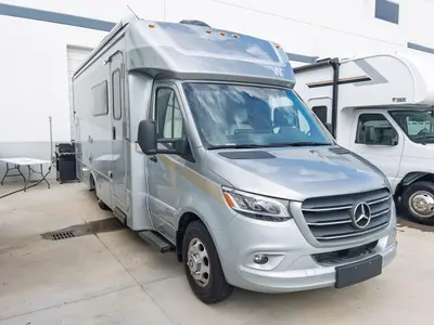 Used 2025 Winnebago View 24T