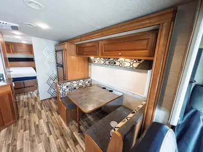 2017 Winnebago Vista photo 7