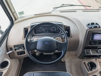 2017 Winnebago Vista photo 3
