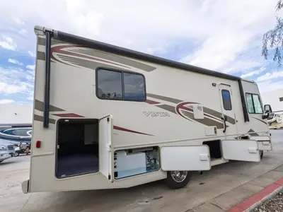 2017 Winnebago Vista photo 18
